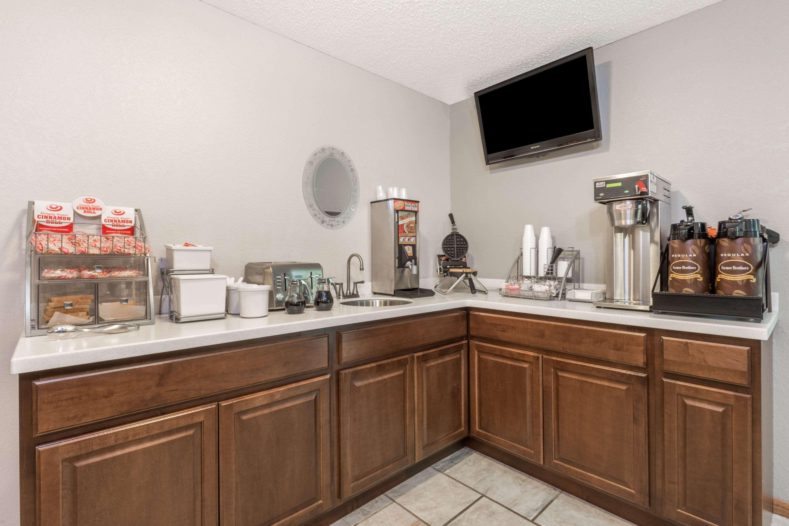 Super 8 By Wyndham Smithville Lake Esterno foto